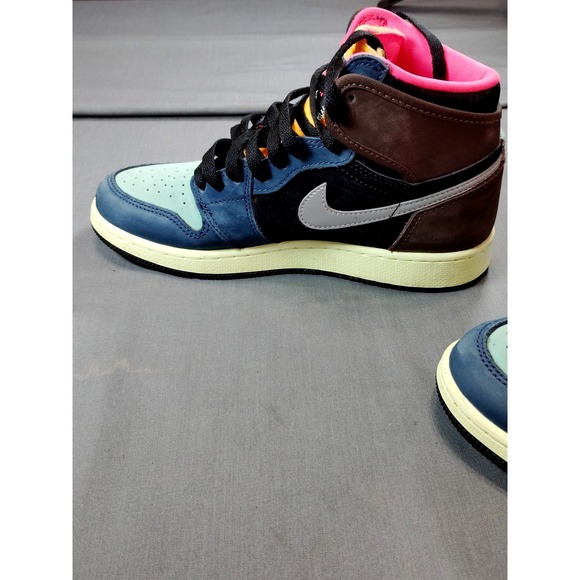 EUC-Air Jordan 1 Mid SE 575441‑201 Youth 6/WM 7.5 Armory Navy Archaeo Brown Pink main image 6